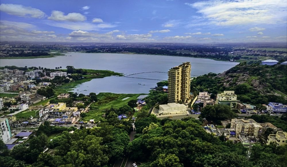 WhatsApp Image 2025-10-28 at 14.00.37